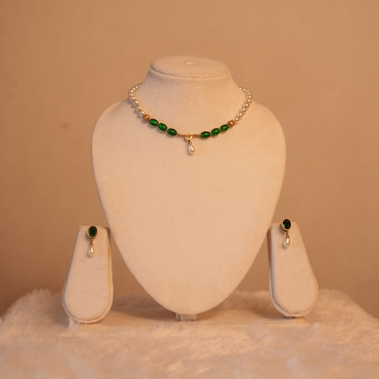 Beryl Aura Pearl Necklace Set