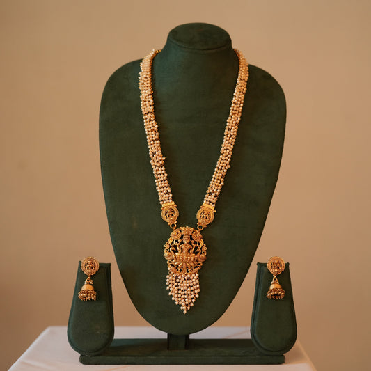 Divine Pearl Necklace Set