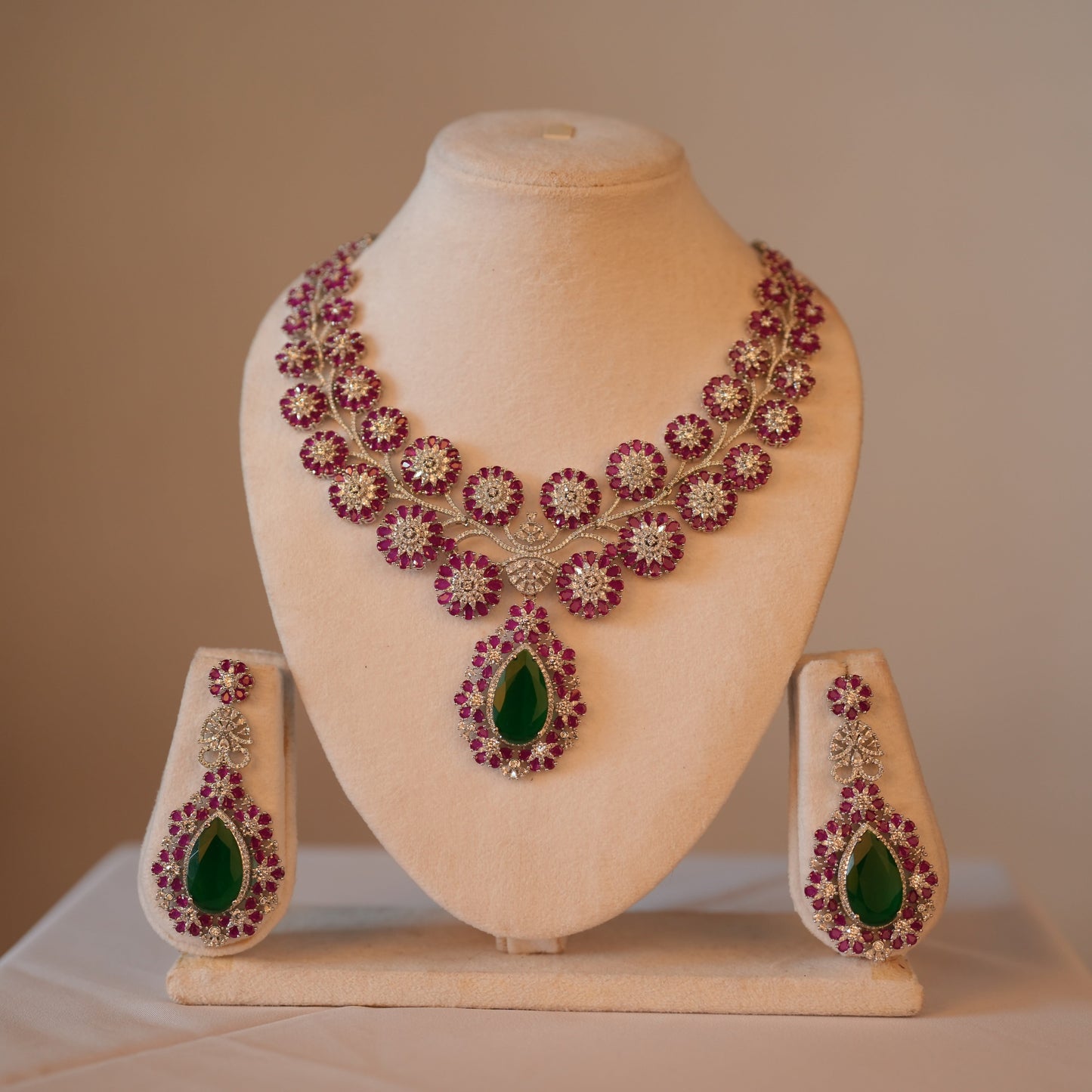 Scarlet Empress Necklace Set
