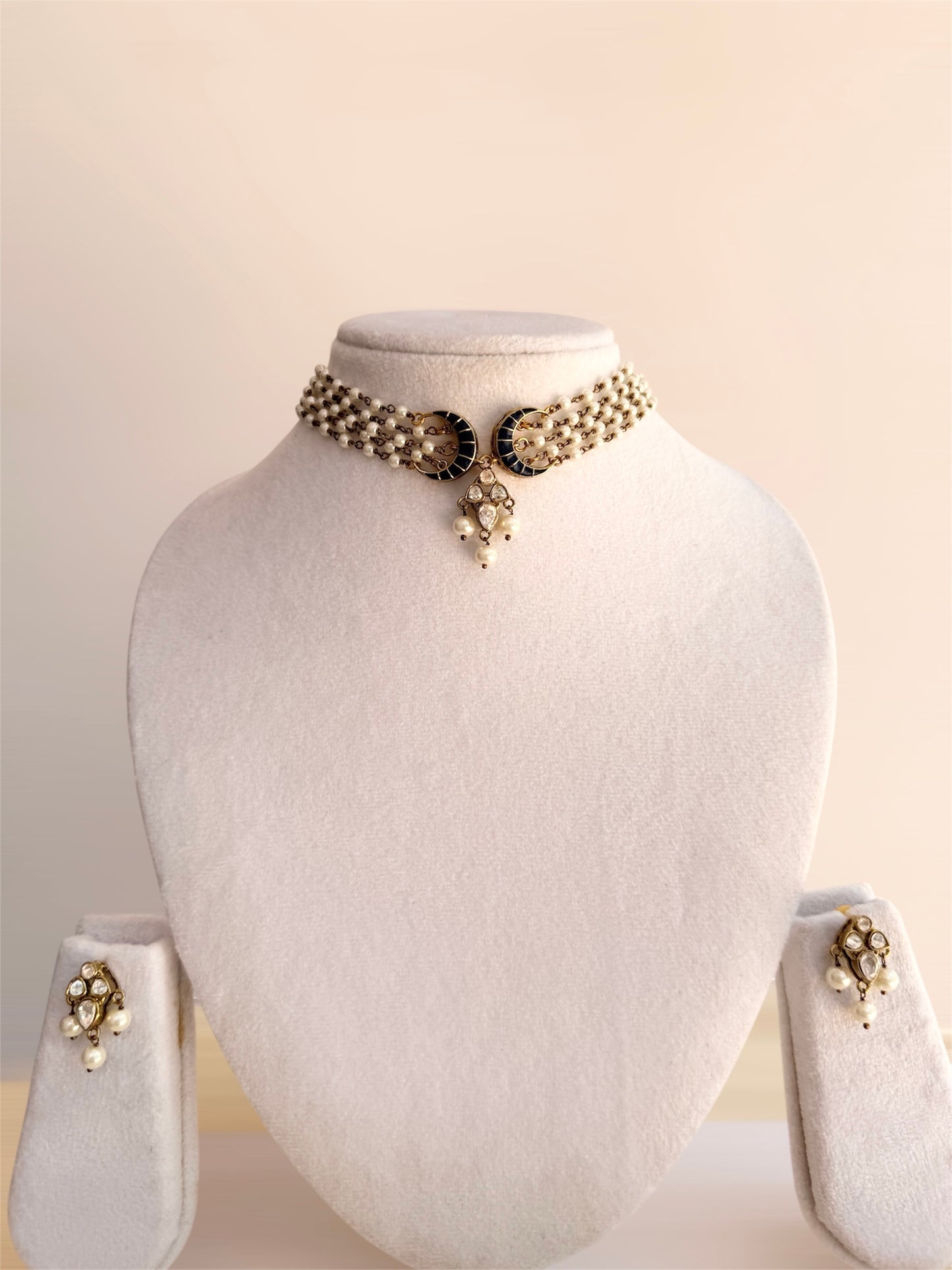 The Neeli Chaand Choker Set